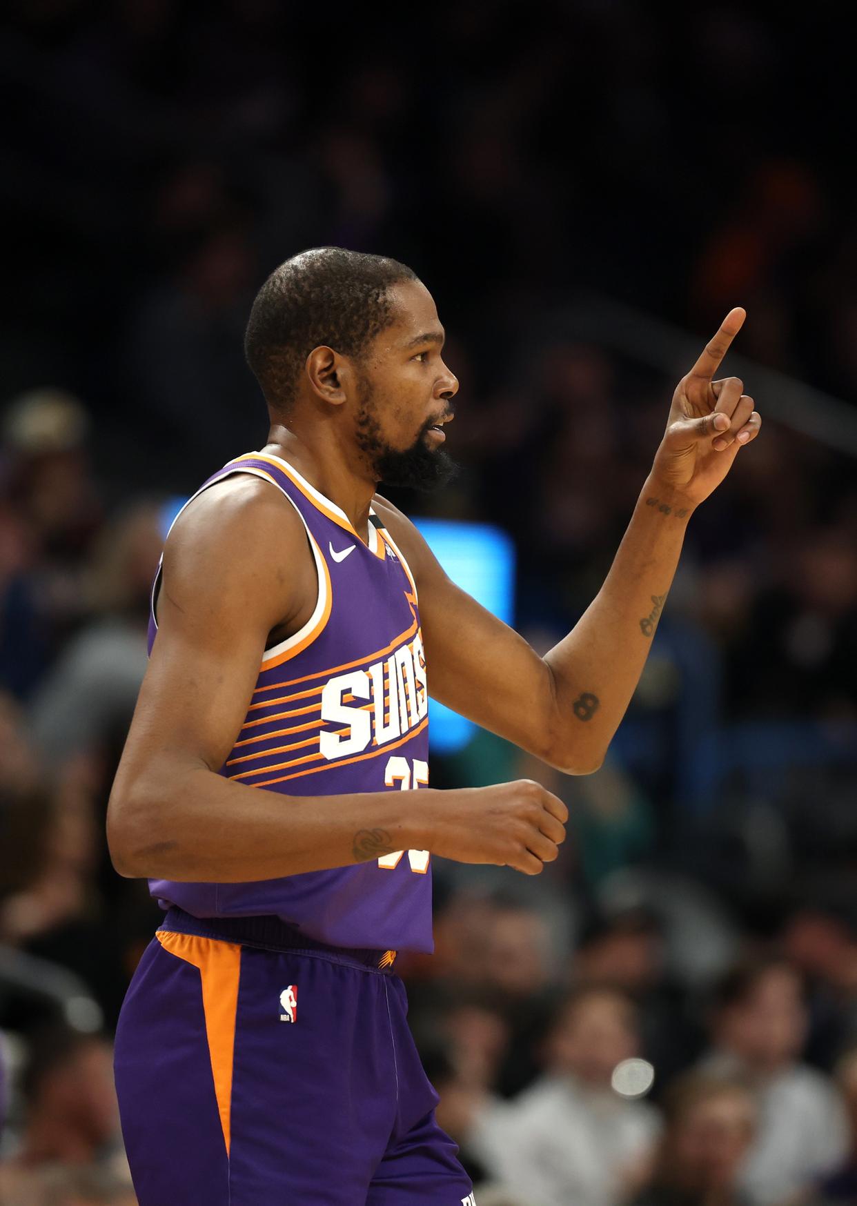 开云体育官网-杜兰特迎来十五赛季出色发挥，曼联观众热烈欢呼！(杜兰特巴黎第一深情)