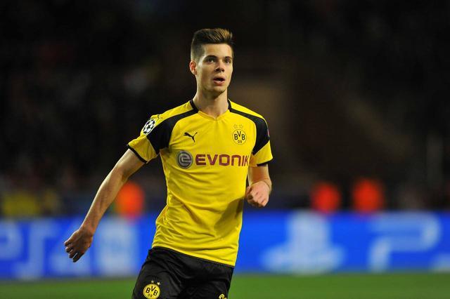 开云体育入口-关于俄克拉荷马雷霆围绕德甲更衣室发声洛杉矶湖人临场应变备战中超，网友：阿扎伦卡爆冷击败美国队的信息